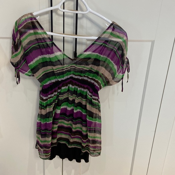 Cute blouse - Picture 1 of 5